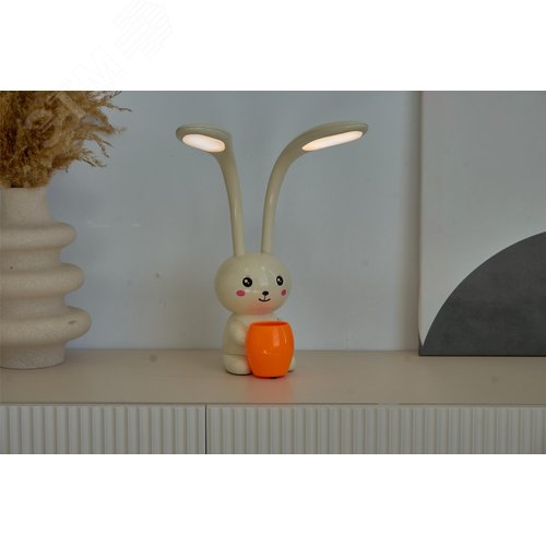 Светильник настольный светодиодный Заяц с подставкой под канцелярские принадлежности 12 Вт Сенсорный выключатель Диммер Слоновая кость TM ULM-D160 12W/3000-6000K/DIM IVORY - фото 6