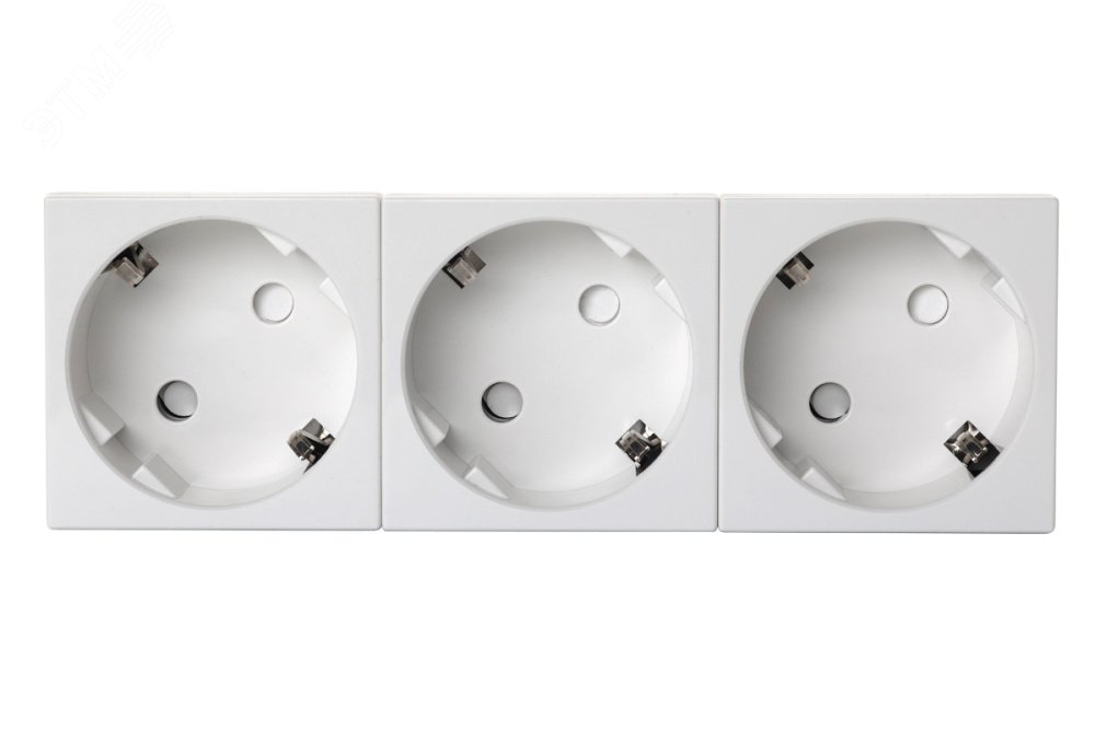 Изображение товара Розетка тройная 3 х 2P+E немецкий стандарт с защитными шторками и безвинтовым зажимом