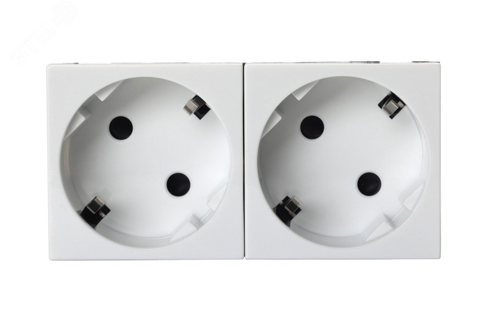 Изображение товара Двойная розетка 2П+E немецкий стандарт с защитными шторками безвинтовой зажим 45 градусов
