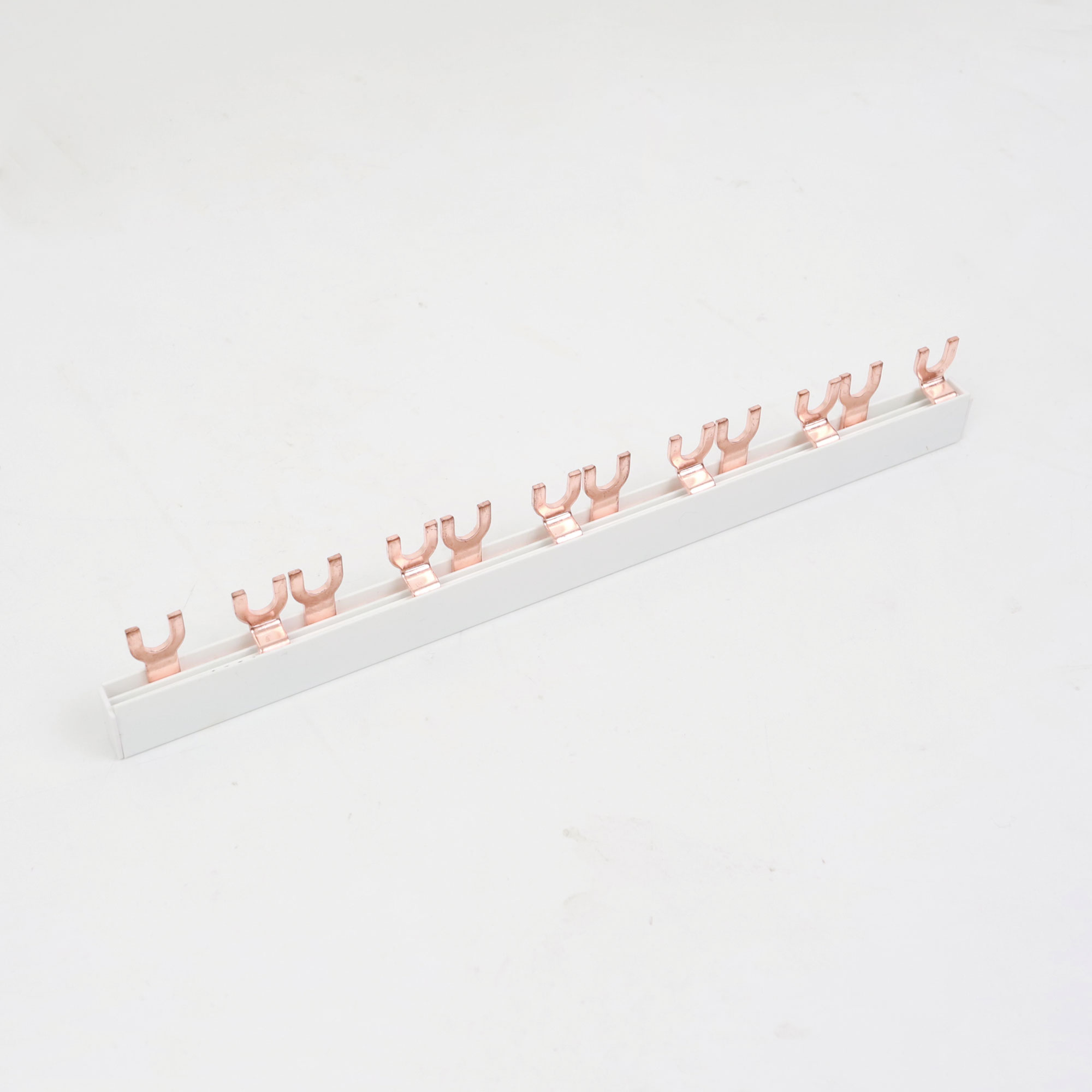 Соединительная шина BBS-MD63 типа FORK, 2 полюса, 28 присоединений, для модульной аппаратуры