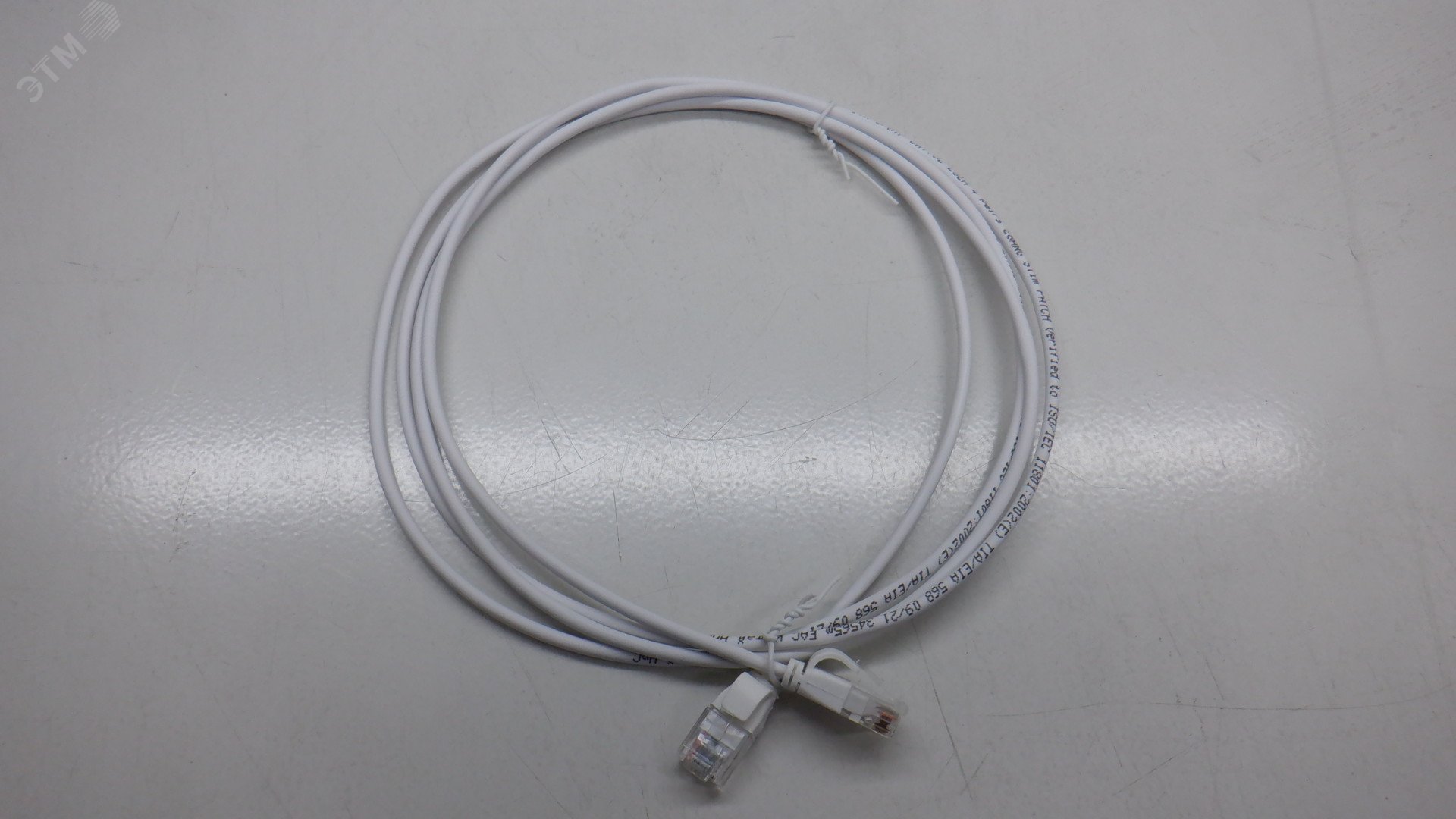 Патч-корд категории 5E UTP LSZH 2м slim колпачок с язычком белый ...