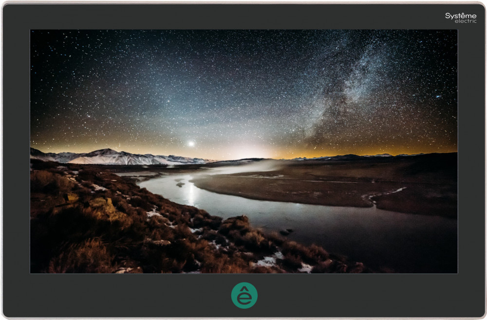 Панель оператора графическая 15.6'