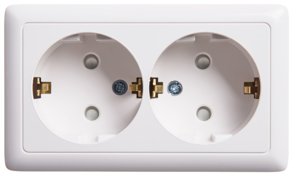 ХИТ Розетка двойная открытой установки с заземлением со шторками изоляционная пластина 16А белый