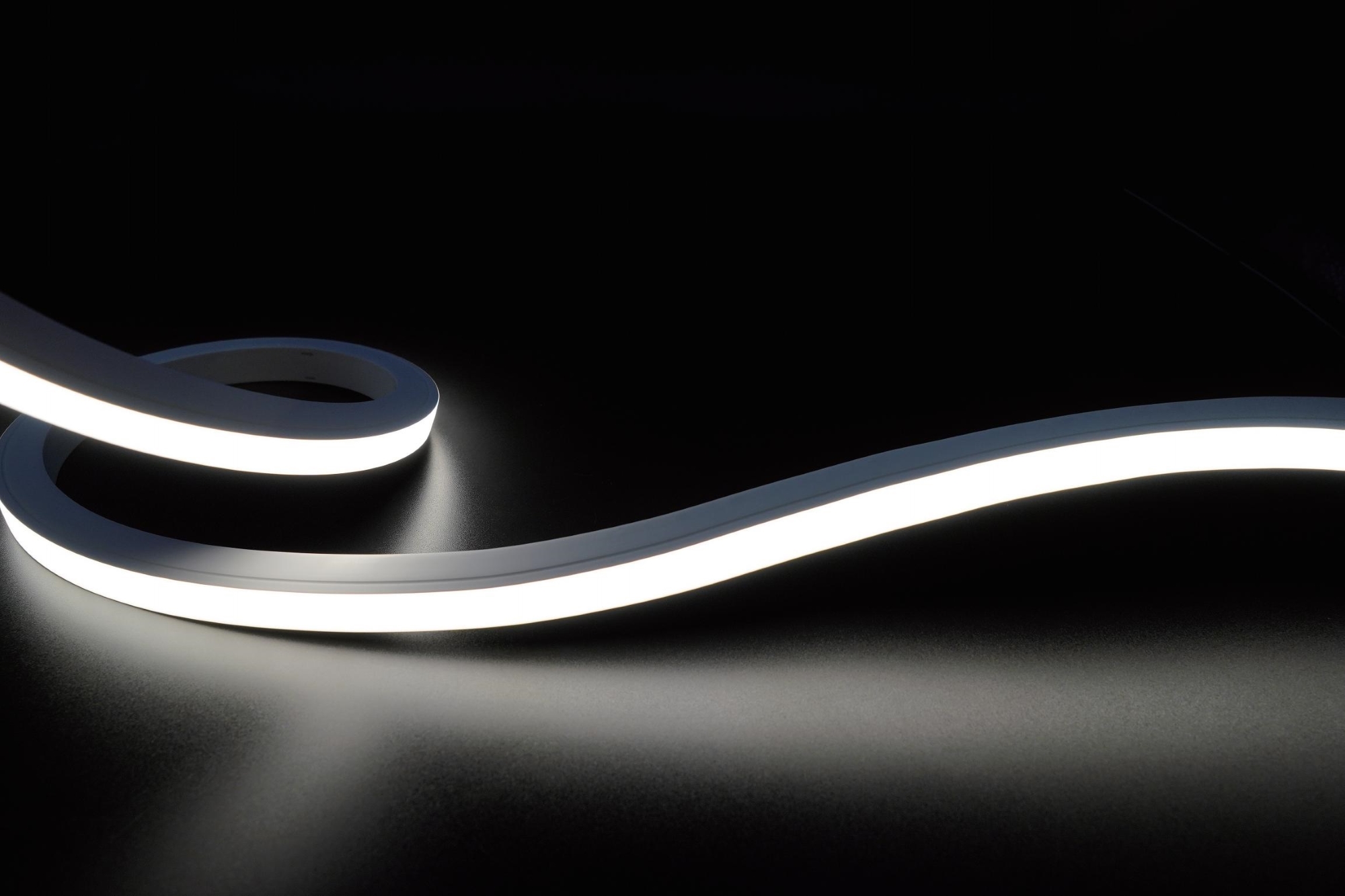 LED-лента NEON 15W/m 220V AC 3000K 50m x1515mm IP65 SMD2835 120 LED/м 1 уп – 50 м