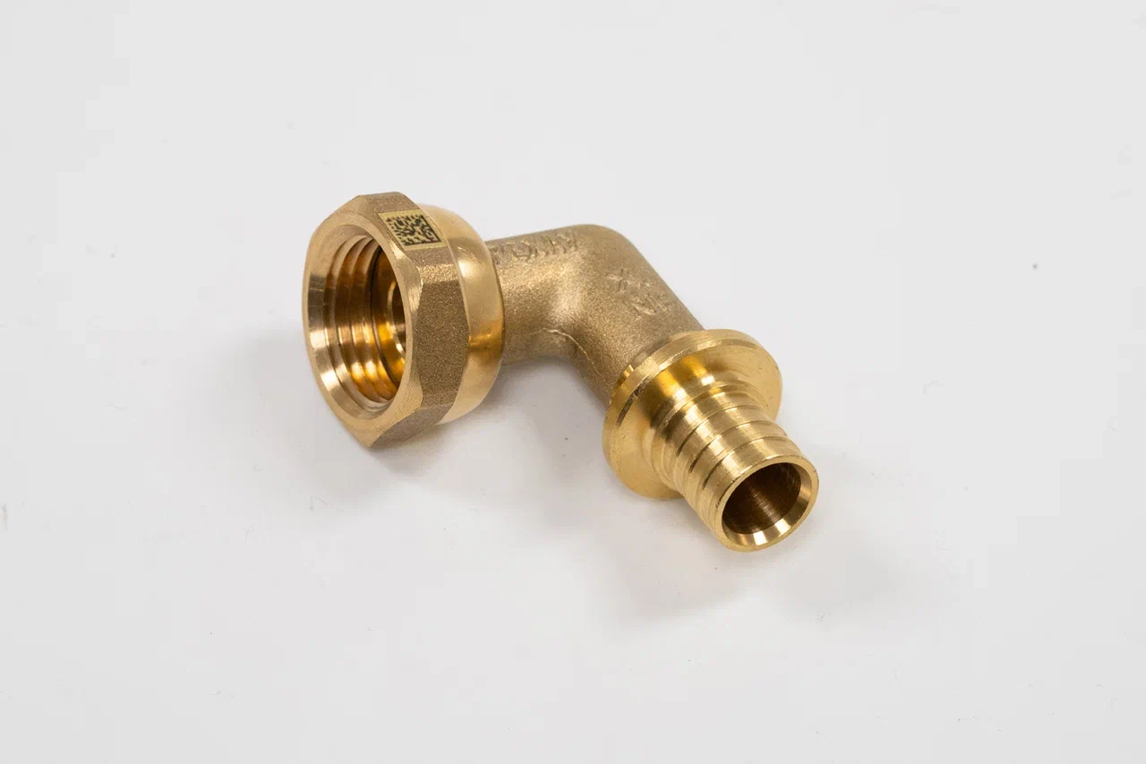 Угольник 16х1/2'ВР переходной с накидной гайкой, аксиальный, латунь DZR