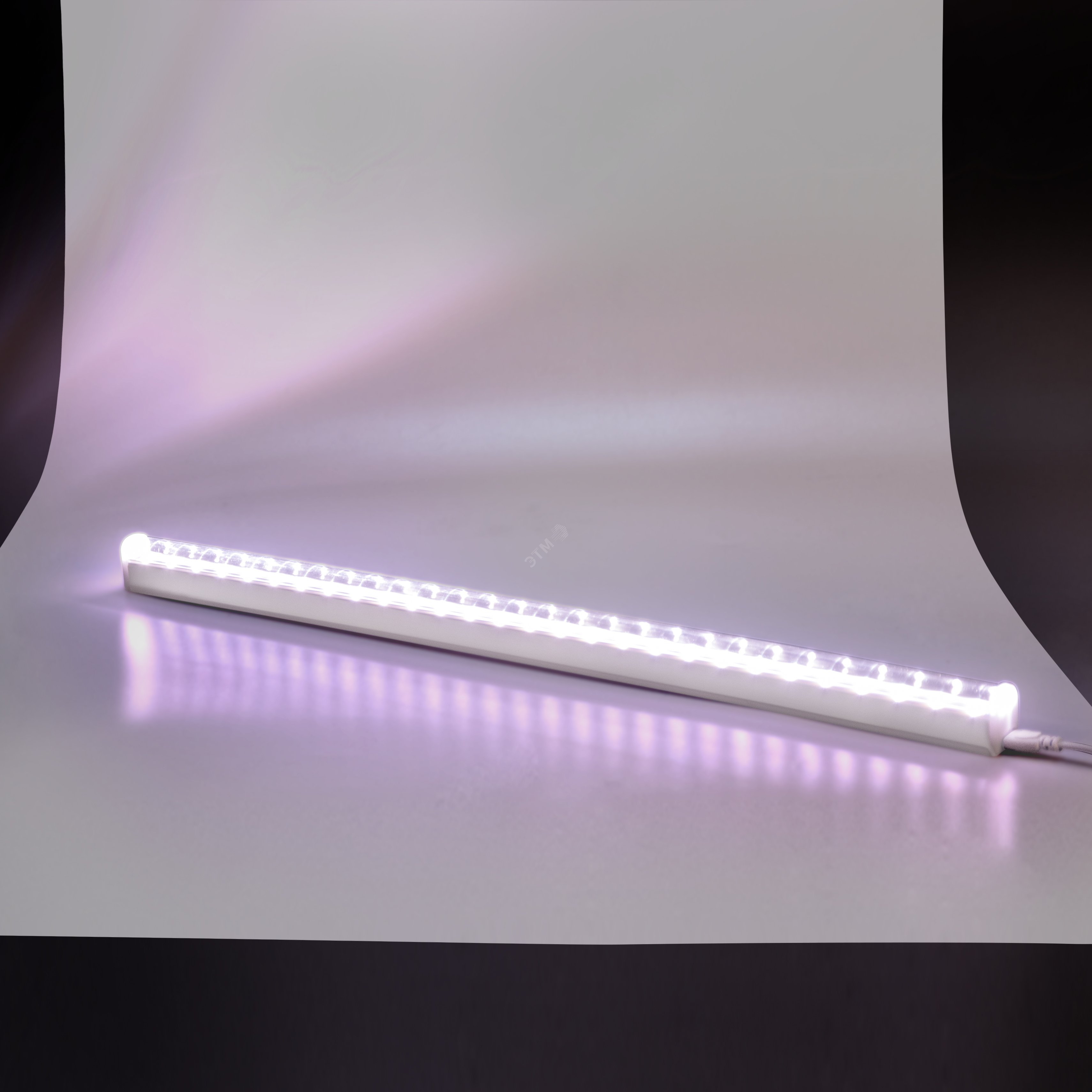 Светильник светодиодный ДПО-10вт Fito 3000K,572   х25х33мм,прозрачный(полный спектр свечения)Gauss 130411910 GAUSS