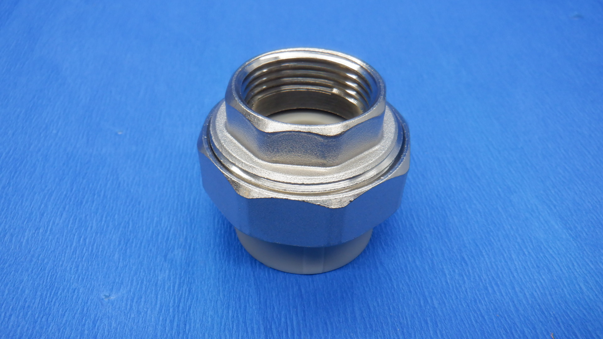 Муфта разъемная 32x1' ВР полипропиленовая PPR американка, серая