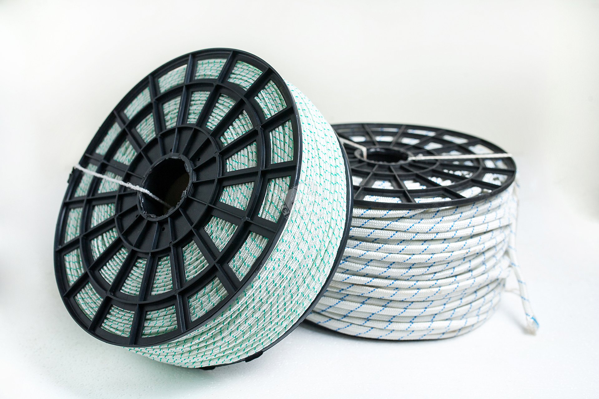 Шнур полипропилен 16-и прядей с сердечником цветной 5,0мм (300м) Tech ...