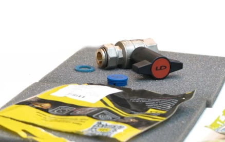 Кран шаровой латунный никелированный Ду 15 Ру 40 (1/2') ВН Т-рукоятка красный+синий