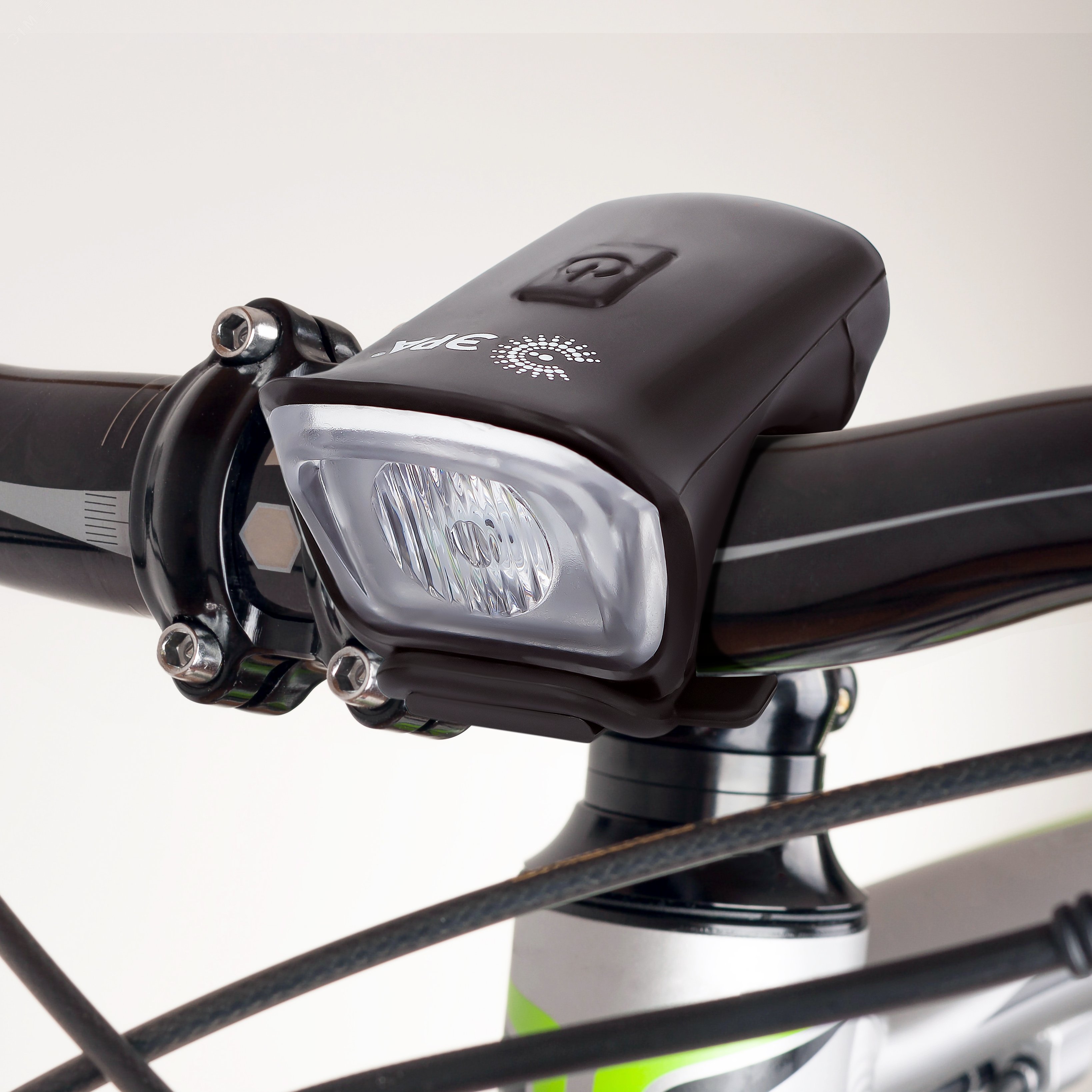 Фонарь светодиодный велосипедный VA-701 6 Вт, SMD, аккумуляторный, передний, micro USB, черный Элементы питания в комплекте Б0052321 ЭРА - превью 8