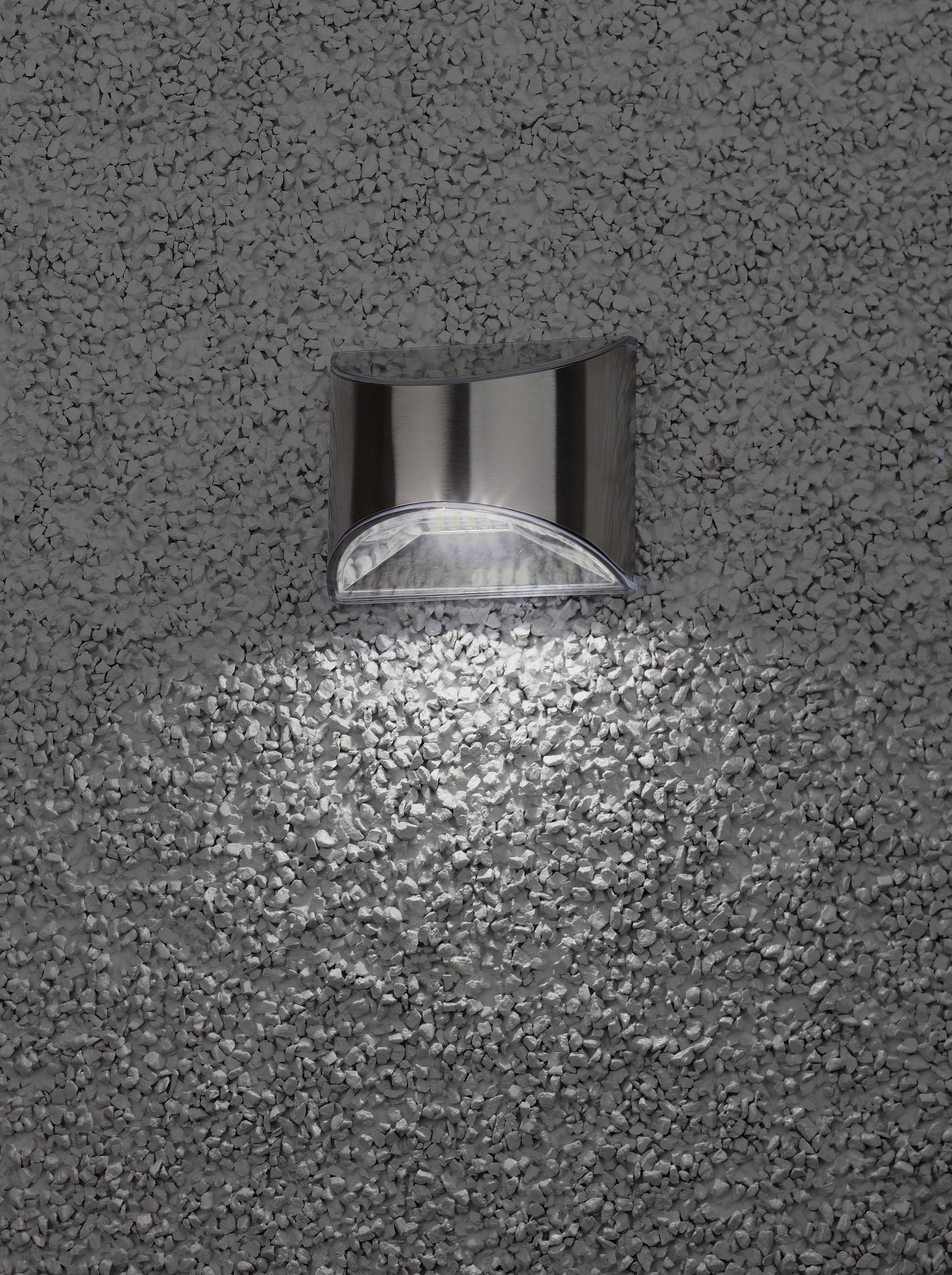 Изображение товара Фасадная солнечная подсветка ERAFS024-38 с 4 LED и IP44 за 611.97 рублей