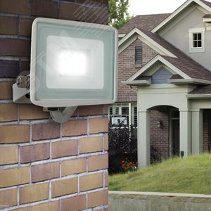 Прожектор светодиодный ДО-10 Вт 6500К 800 Лм IP65 белый 10w холодный 200-240В LPR-023-W-65K-010 - фото 6