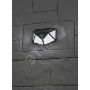 Изображение товара Светильник фасадный с датчик движения и 4-мя плоск. освещ., на солн. бат.100 LED, 300 lm ERAFS100-04 (шт)