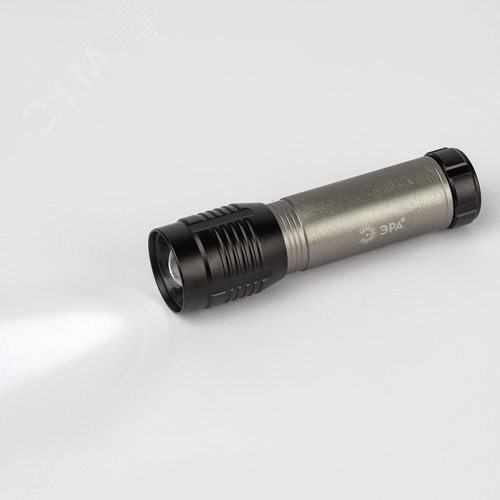 Фонарь светодиодный UB-603 ручной на батарейках 3W - фото 4