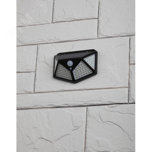 Светильник фасадный с датчик движения и 4-мя плоск. освещ., на солн. бат.100 LED, 300 lm ERAFS100-04 - фото 3