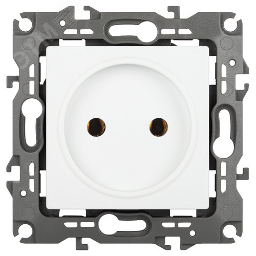 Изображение товара Розетка однофазная скрытого монтажа, в рамку без шторок белый матовый 16А 250В IP20 автоматические (безвинтовые) зажимы 12-2105-01М Эра 12 (шт)