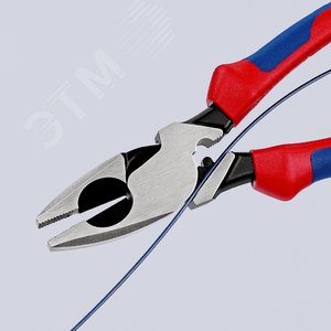 Linemans Pliers плоскогубцы электромонтёра с приспособлением для протяжки кабеля и обжима кабельных наконечников рез: проволока средней твёрдости 46 мм твёрдая проволока 3 мм L-240 мм чёрные 2-компонентные рукоятки крепление для страховки блистер - фото 5