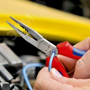 Плоскогубцы электрика для монтажа проводов резка - проволока средней твердости 25мм твердая проволока 16мм L=160мм обливные рукоятки блистер цвет черный - фото 4