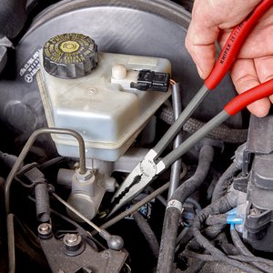 Плоскогубцы монтажные c поперечным профилем для захватных юстировочных и монтажных операций в труднодоступных местах L-280 мм чёрные обливные рукоятки - фото 4