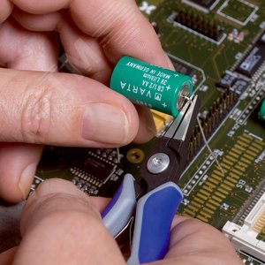 Прецизионные плоскогубцы захватные для электроники вороненые 135 мм - фото 3