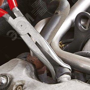 Плоскогубцы механика плоскокруглые губки под углом 45° с крестовой насечкой для захвата свечей зажигания L-200 мм чёрные обливные рукоятки - фото 4