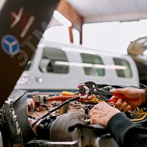 Клещи переставные трубные захватные 10-75мм для сифонов масляных фильтров пластмассовых труб L=250мм пластиковые насадки на губках Cr-V черные - фото 2