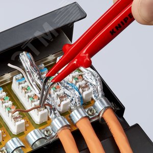 Пинцет VDE 1000V захватный прецизионный зазубренные губки с тонкими кончиками под 45° пружинная сталь хромированный L-150 мм - фото 5