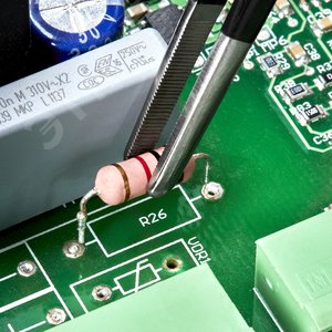 Пинцет ESD захватный прецизионный зазубренные скруглённые губки 35 мм антистатический L-145 мм нержавеющая хромоникелевая сталь хромированный - фото 6