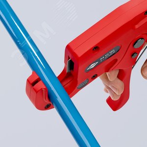 Труборез-ножницы для пластиковых труб (изолированныеующих) 6-35мм L=185мм KN-9410185 KNIPEX - 4