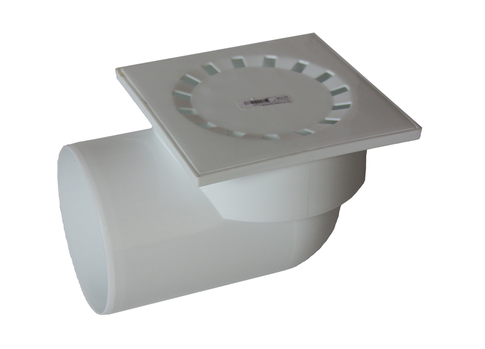 Трап 50 горизонтальный с пластиковой решеткой 150x150 мм