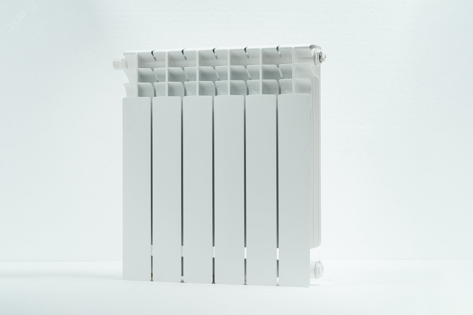 Радиатор биметаллический секционный 500/100/4 нижнее правое подключение RRC500*100BM4NP Русский Радиатор - превью 2