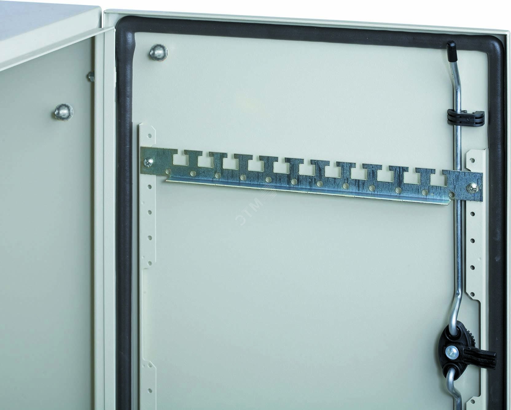 Изображение товара Рейка дверная монтажная 600 мм Schneider Electric - надежное крепление для дверей