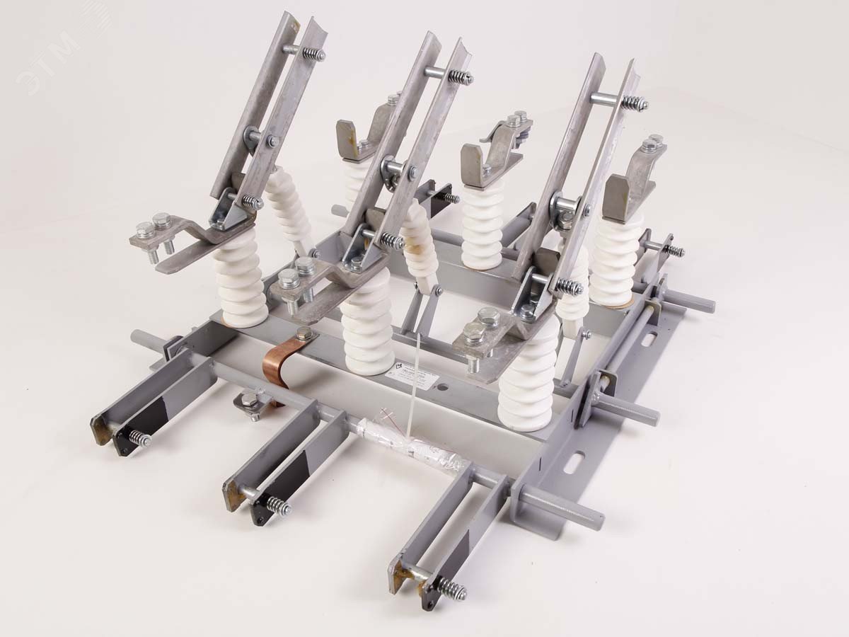 Изображение товара Высоковольтный разъединитель РВЗ-10/630-III УХЛ2 с приводами и вилками