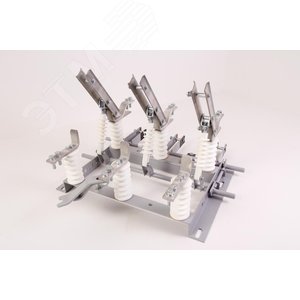 Изображение товара Разъединитель высоковольтный РВЗ-10/630-II УХЛ2 полиамид в комплекте с приводами и вилками (шт)