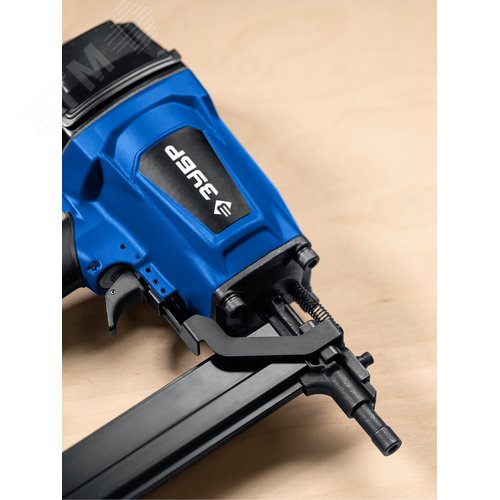 Нейлер пневматический для гвоздей по бетону и металлу, Профессионал CN-40 - фото 2