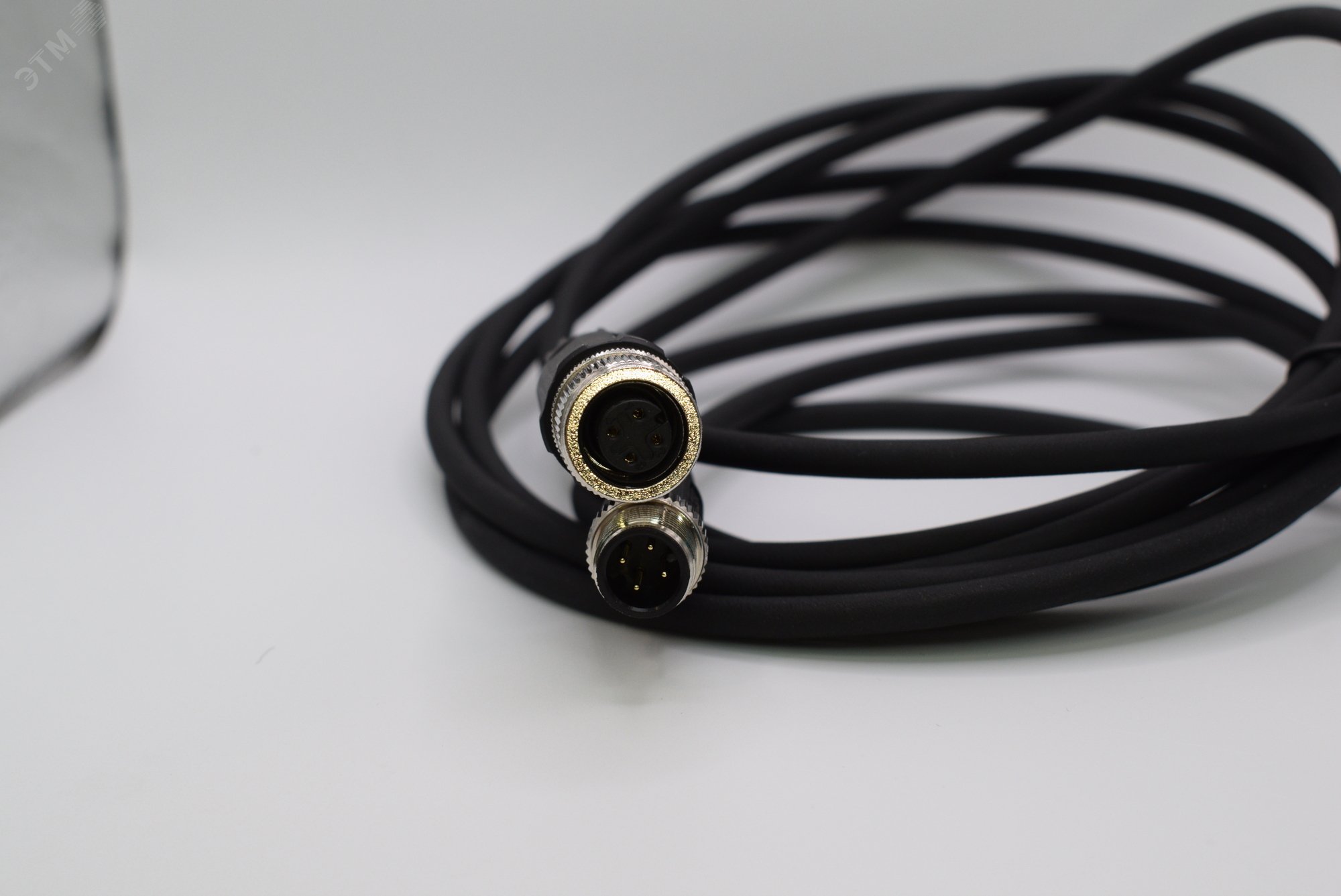 Изображение товара Кабель M12 4A штыревой гнездовой IP68 3000 мм полиуретан черный прямой