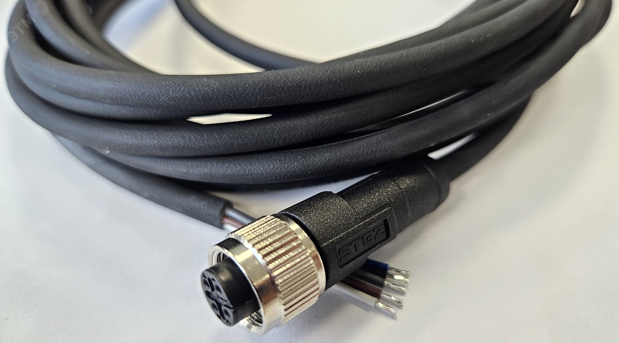 Изображение товара Кабель M12, 5A, гнездовой, 5000 мм, прямой, полиуретан, черный, свободный конец (шт)