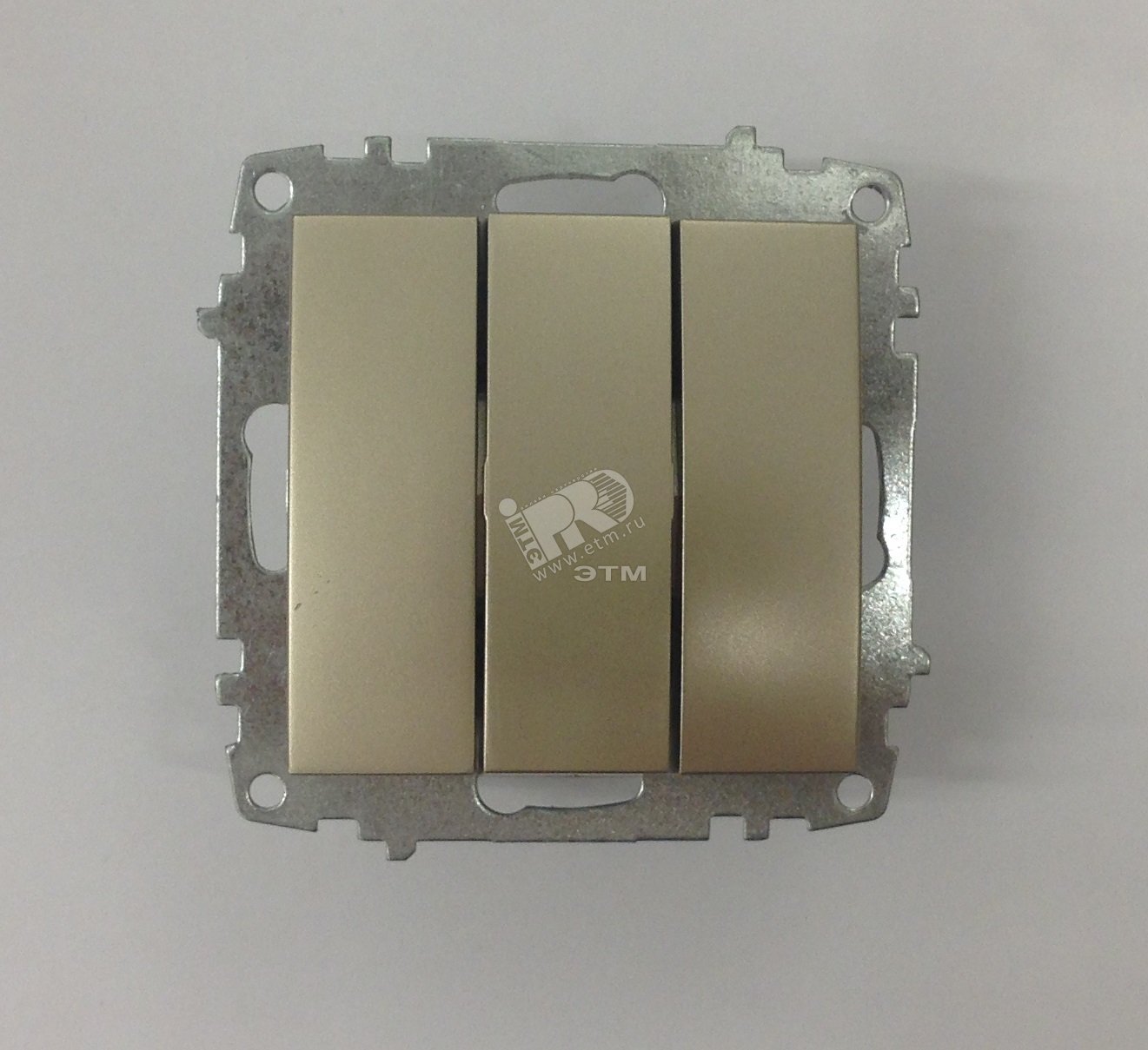 Cosmo Выключатель трехклавишный титаниум 619-011400-254 ABB - превью 2