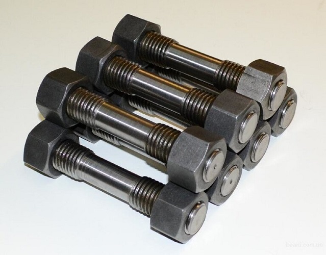 Шпилька Б М12х80.25Х1МФ ГОСТ 10494-80 с 2мя       гайками М12.25Х1МФ ГОСТ 10495-80 для фланцевых    соединений