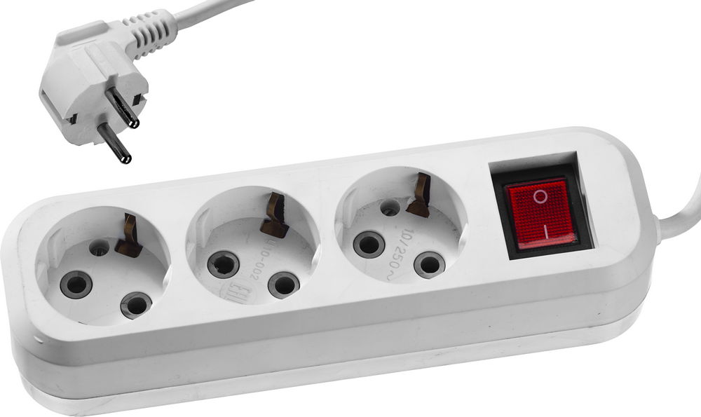 Удлинитель бытовой У-30 В, ПВС, 3 х 0.75 мм2, 3 гнезда, 3 м, выключатель 2200 Вт
