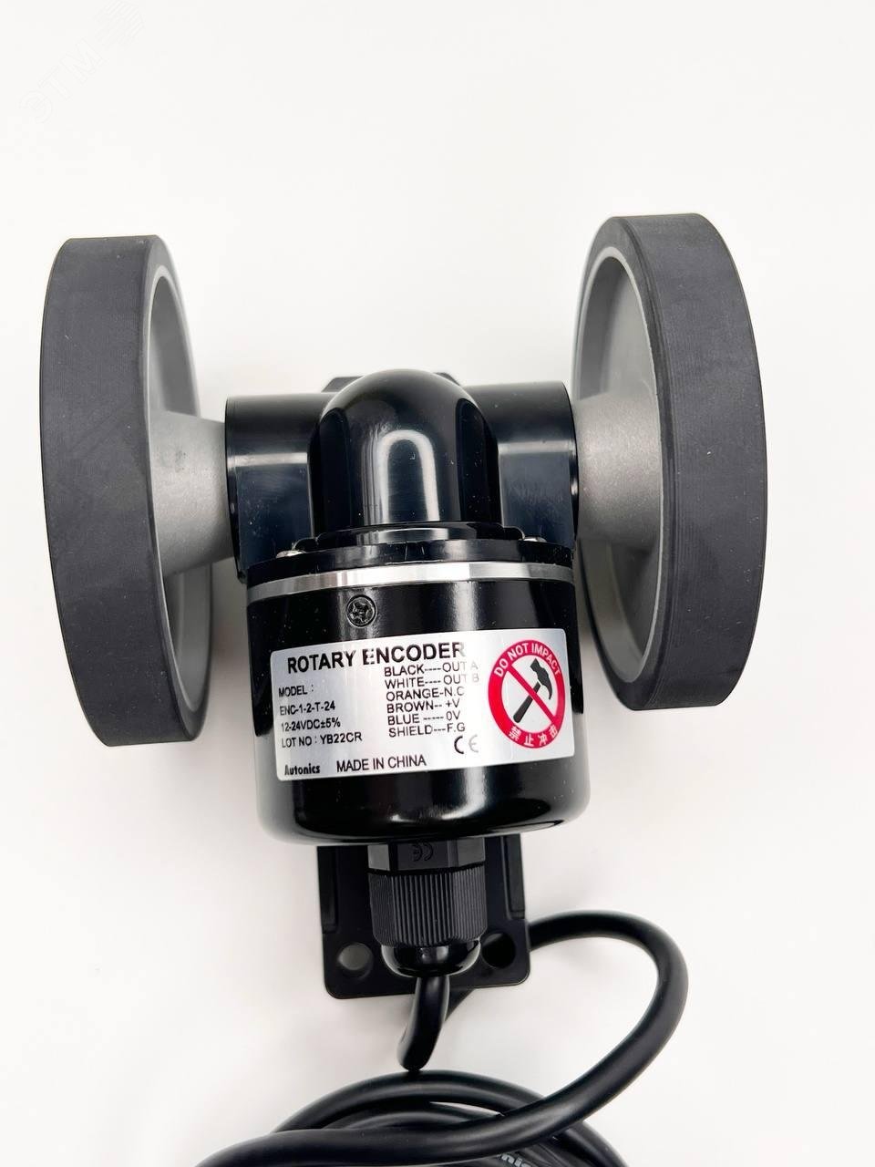 Изображение товара Инкрементальный энкодер ENC-1-2-T-24 Autonics промышленный датчик углового перемещения