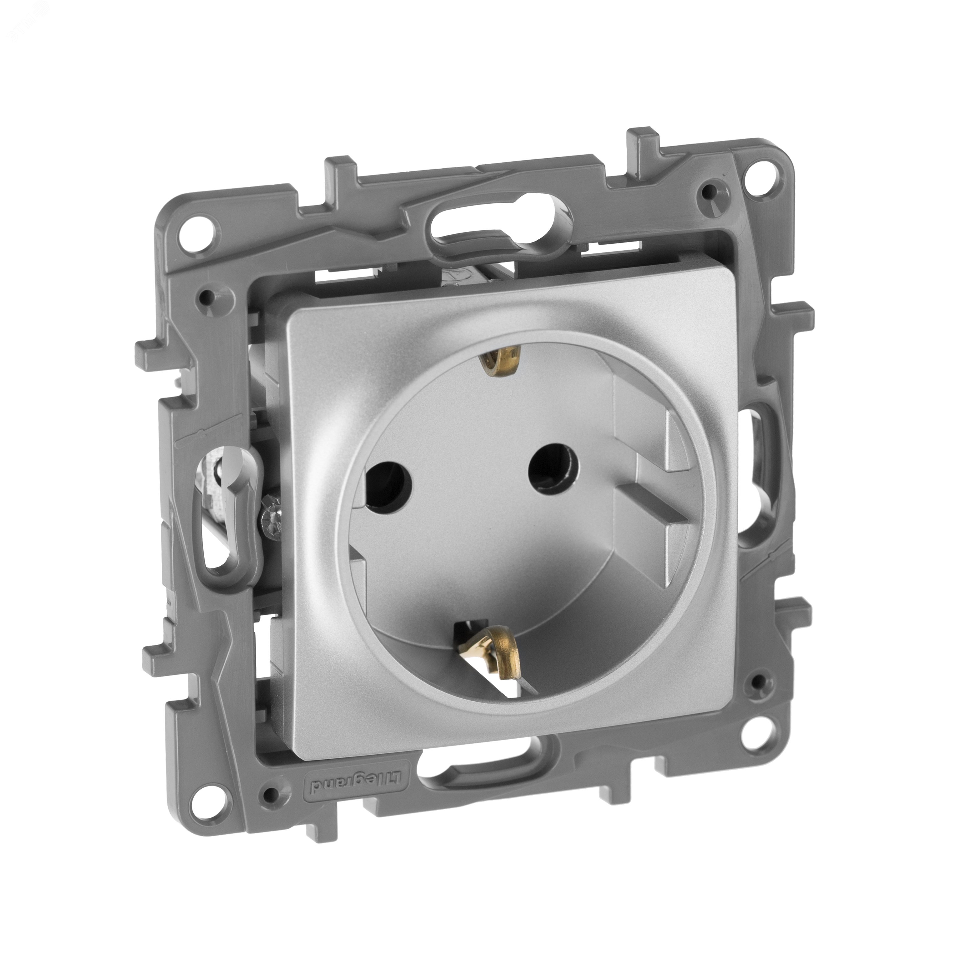 Изображение товара Розетка силовая с заземлением и защитными шторками ETIKA 16А алюминий Россия