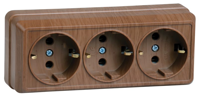 OKTAVA Розетка 3-местная с заземлением для открытой установки 16А РС23-3-ОД дуб GENERICA