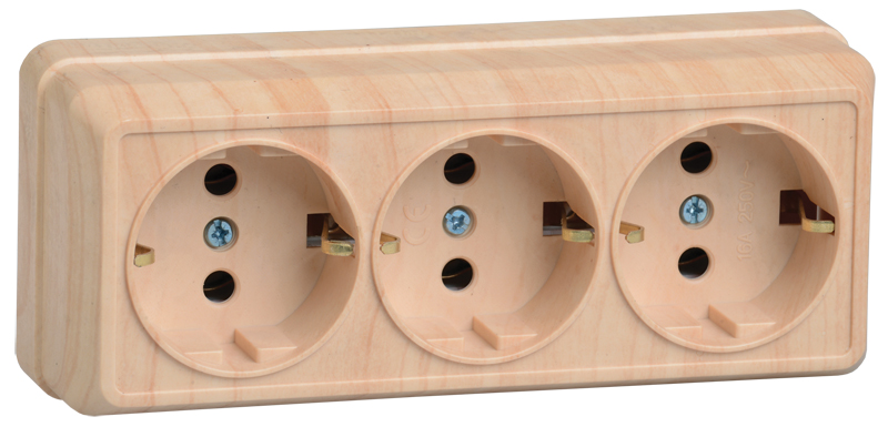 OKTAVA Розетка 3-местная с заземлением для открытой установки 16А РС23-3-ОС сосна GENERICA