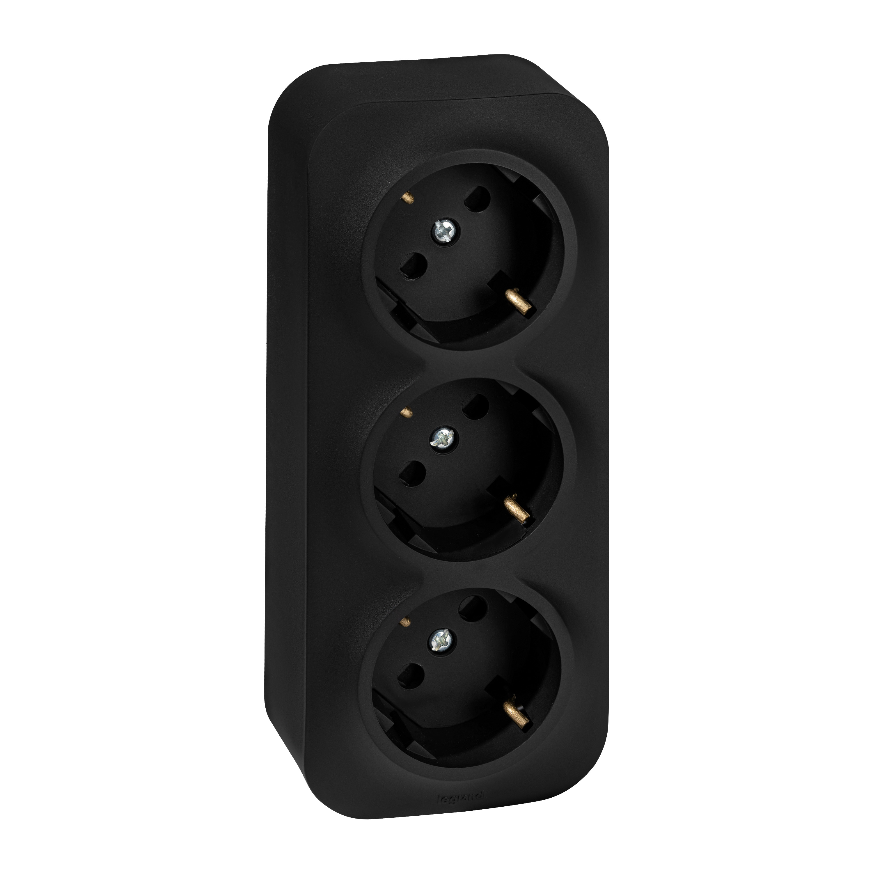 Розетка 3-местная для открытой установки с заземлением с защитными шторками с предварительным подключением 16А черный матовый QUTEO