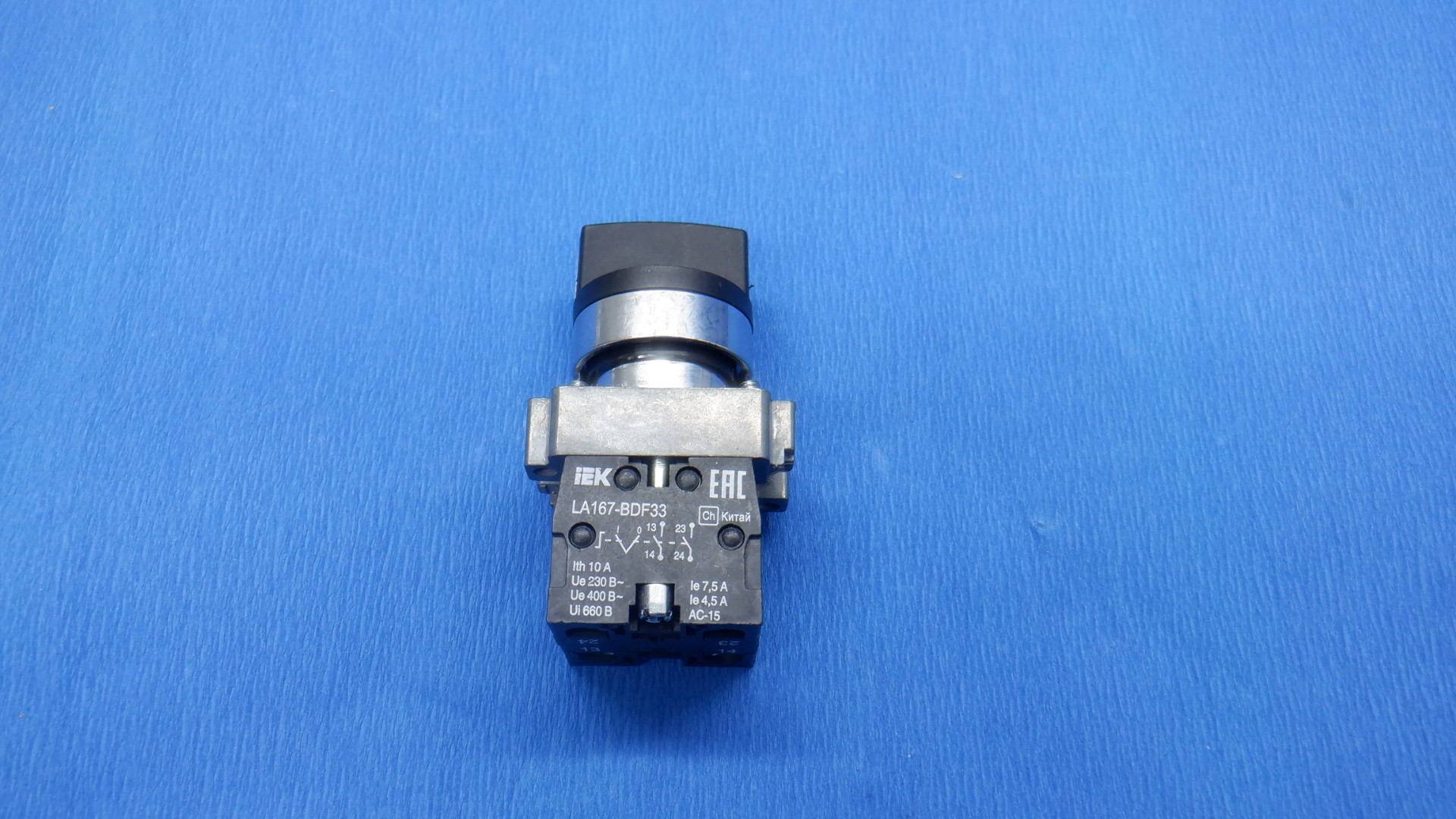 Переключатель LA167-BDF33 3 полож. 2з черный