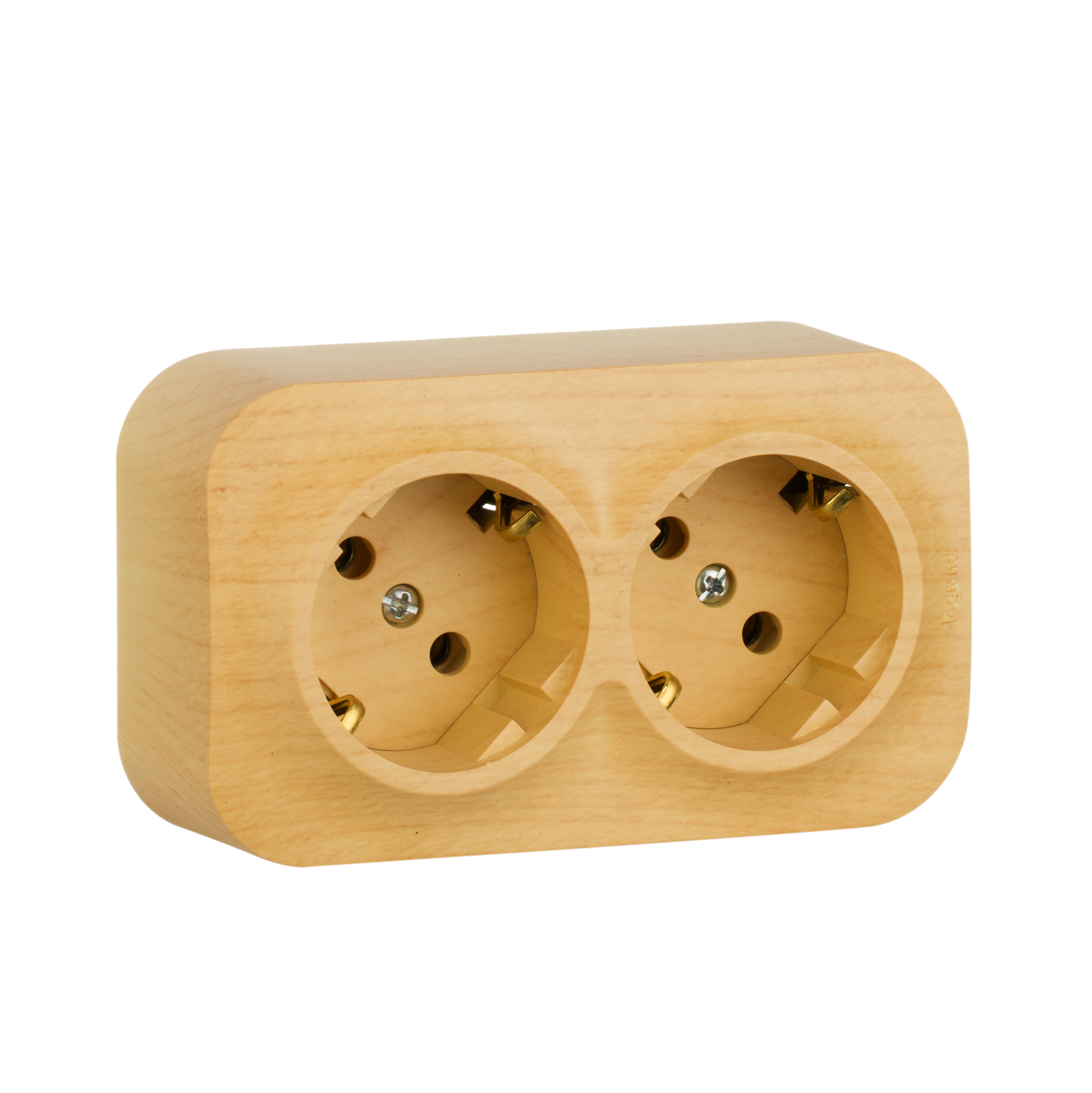 Розетка 2-местная для открытой установки с заземлением без защитных шторок с предварительным подключением 16А дерево QUTEO