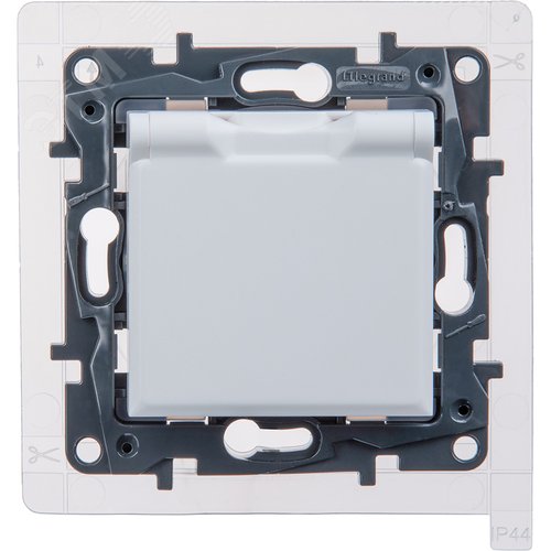 Розетка 1-местная с заземлением с защитными шторками и крышкой 16А IP44 белый ETIKA - фото 2