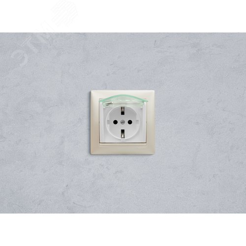 Розетка 1-местная с заземлением с защитными шторками и крышкой 16А IP44 белый VALENA - фото 4