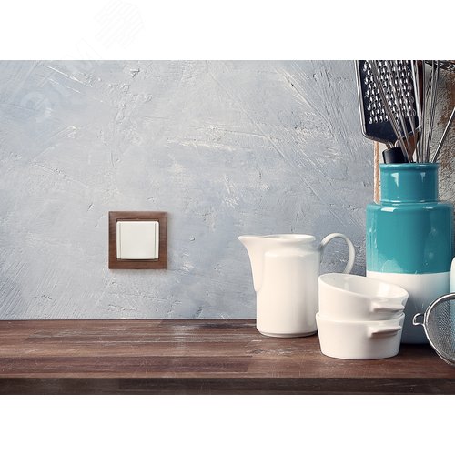 Розетка 1-местная с заземлением с защитными шторками и крышкой 16А IP20 слоновая кость VALENA - фото 4